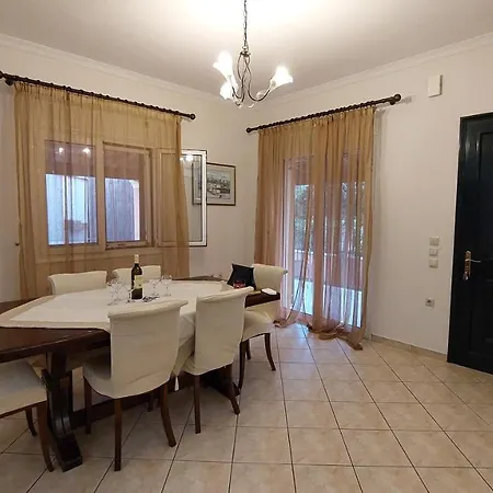 Kallistimon House * איפסוס